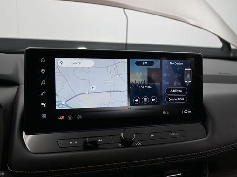 Used 2024 Nissan Rogue Platinum image 17