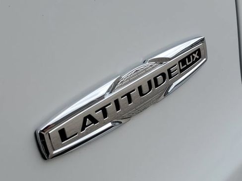 Used 2022 Jeep Cherokee Latitude Lux AWD/4WD image 34