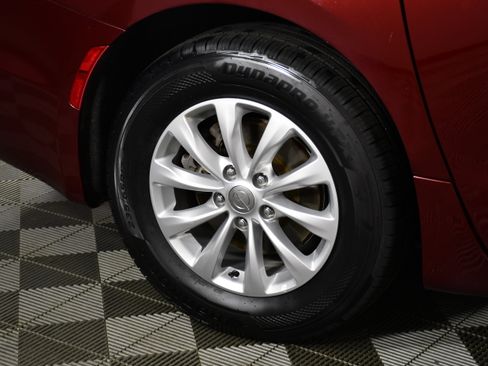 Used 2019 Chrysler Pacifica Touring-L FWD image 52