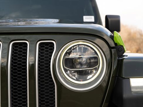 Used 2021 Jeep Wrangler Unlimited Sahara w/ LED Lighting Group image 11