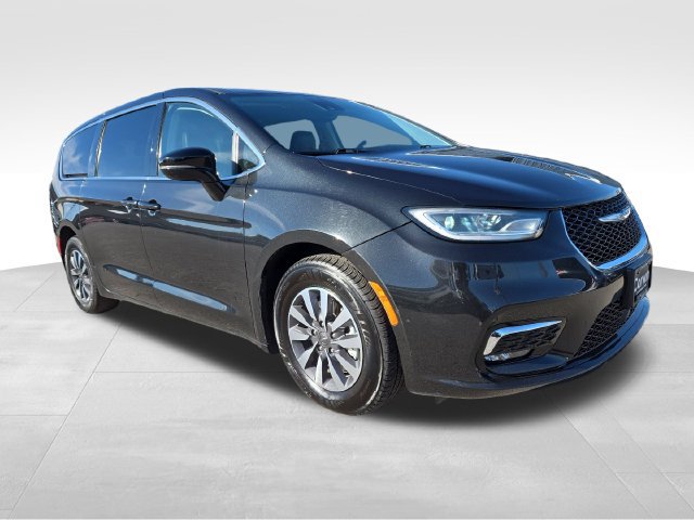 Used 2024 Chrysler Pacifica Limited FWD 360° Tour