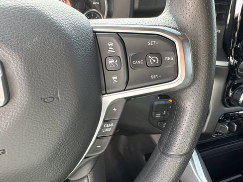 Used 2026 RAM 1500 Express AWD/4WD image 23