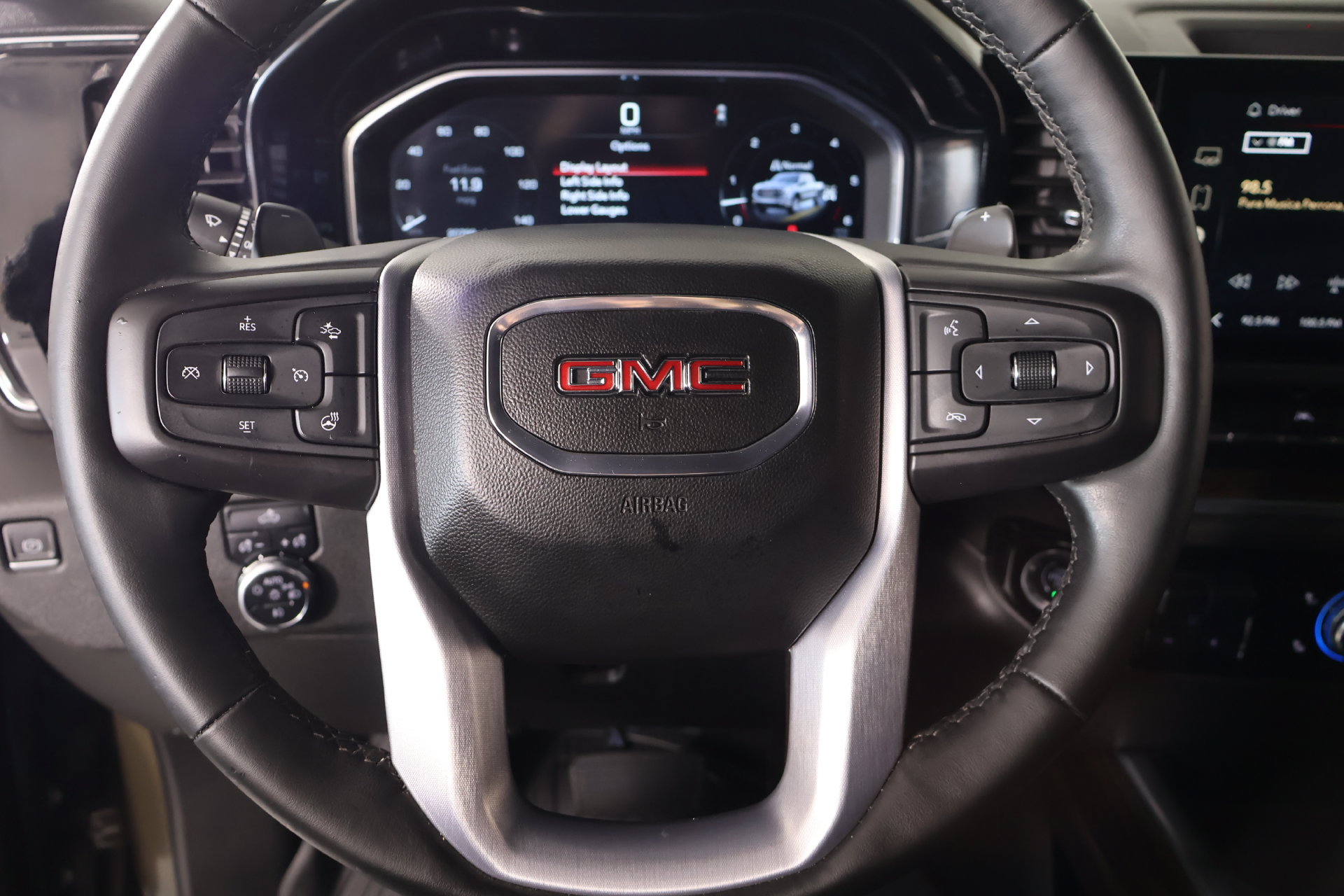 Used 2023 GMC Sierra 1500 Elevation AWD/4WD image 3