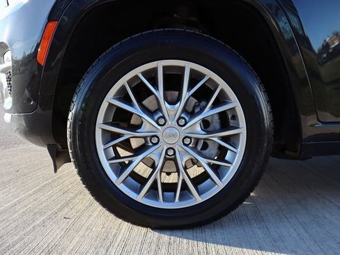 Used 2023 Jeep Grand Cherokee Summit w/ Adv Protech Group IV image 31