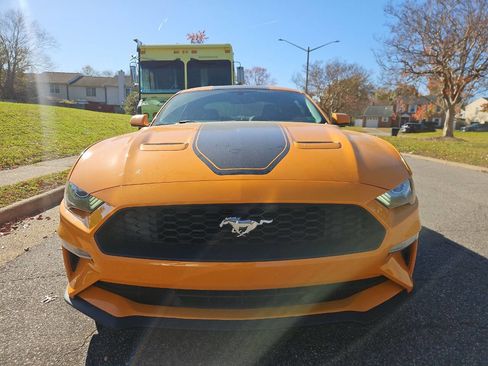 Used 2018 Ford Mustang Premium image 9