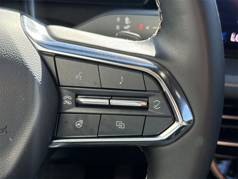 Used 2024 Chevrolet Traverse LT image 35