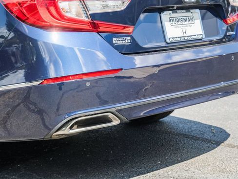 Used 2018 Honda Accord Touring image 9