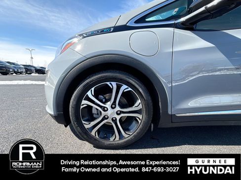 Used 2021 Chevrolet Bolt Premier w/ Infotainment Package image 11