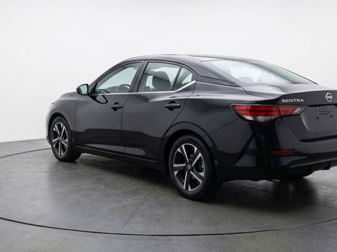 Used 2025 Nissan Sentra SV image 6