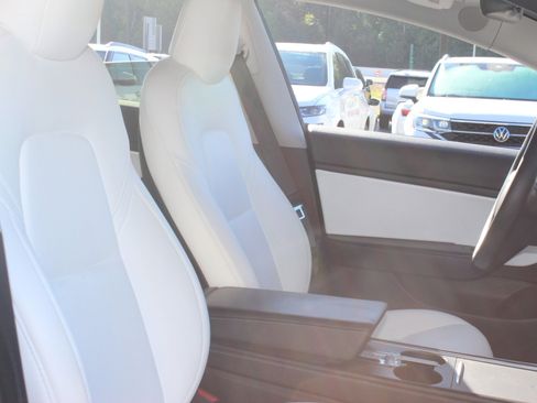 Used 2021 Tesla Model 3 Standard Range Plus image 25