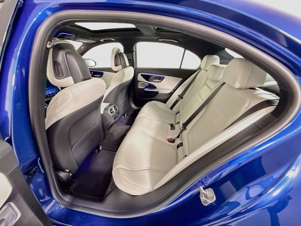 Used 2025 Mercedes-Benz C 300 Sedan image 21
