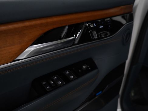 Used 2022 Jeep Grand Wagoneer Series II w/ Premium Group II image 28