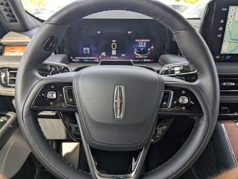 New 2025 Lincoln Aviator Black Label w/ Black Label Special Edition AWD/4WD image 31