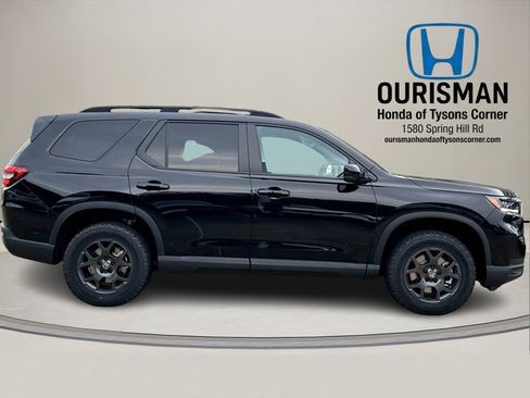 New 2025 Honda Pilot TrailSport image 2