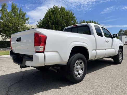 Used 2016 Toyota Tacoma SR w/ SR Convenience Package RWD image 6