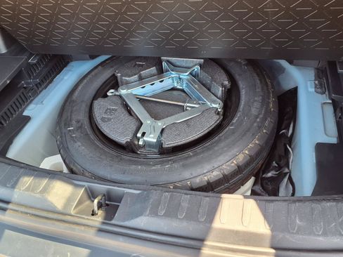 Used 2019 Toyota RAV4 LE AWD/4WD image 29