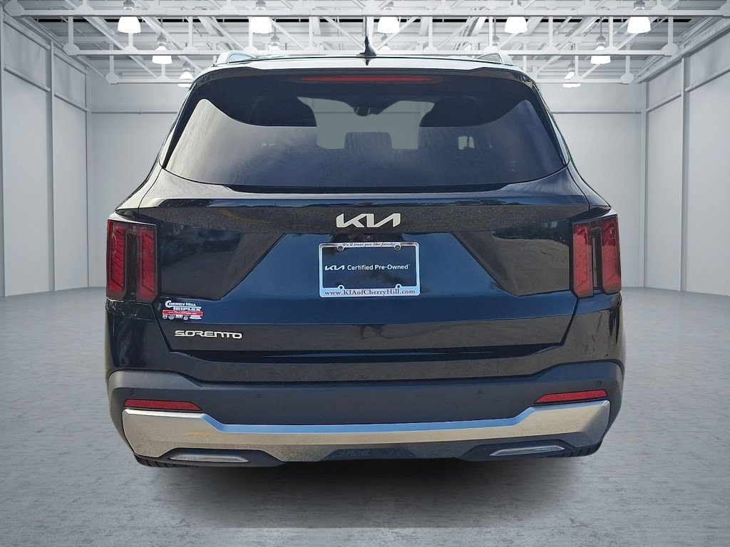 Used 2024 Kia Sorento S FWD image 4