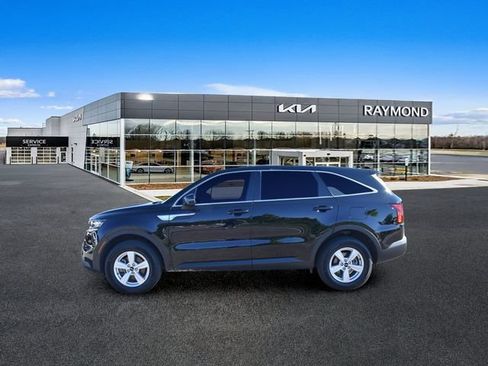 Certified 2023 Kia Sorento LX AWD/4WD image 7