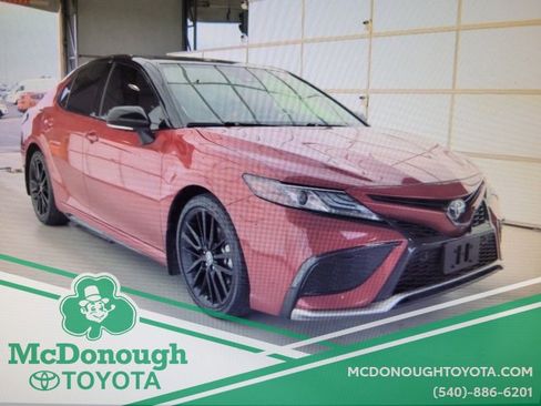 Used 2024 Toyota Camry XSE w/ Navigation Package image 5