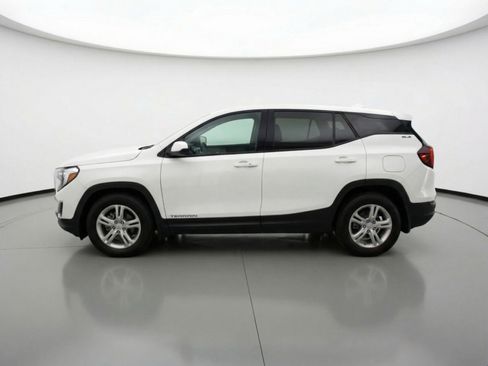 Used 2024 GMC Terrain SLE image 5