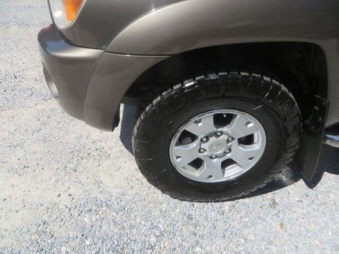 Used 2011 Toyota Tacoma PreRunner w/ TRD Off-Road Pkg image 24