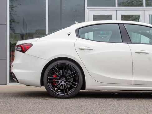 Used 2024 Maserati Ghibli Modena Q4 AWD/4WD image 6