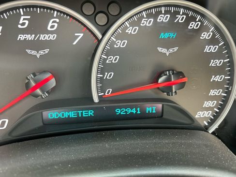 Used 2006 Chevrolet Corvette Coupe w/ Preferred Equipment Group RWD image 15