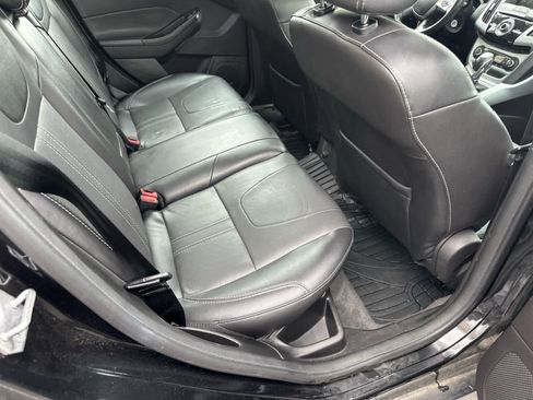 Used 2014 Ford Focus SE w/ Equipment Group 201A FWD image 8