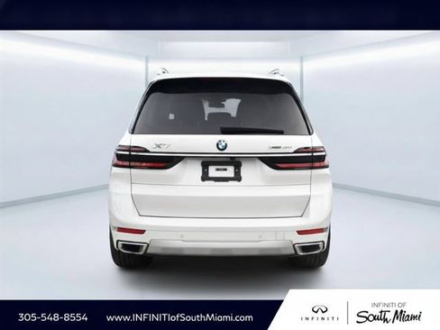 Used 2025 BMW X7 xDrive40i AWD/4WD image 5