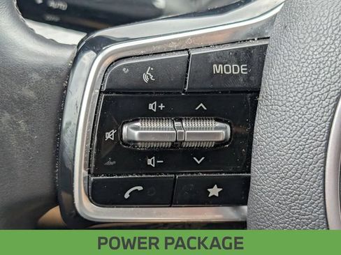 Used 2024 Kia Carnival LX FWD image 20