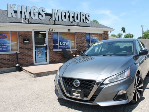 Used 2022 Nissan Altima 2.5 SR FWD image 1