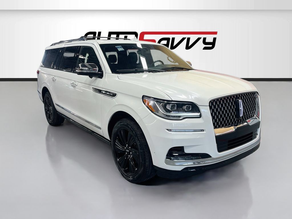 Used 2024 Lincoln Navigator L Black Label AWD/4WD image 1