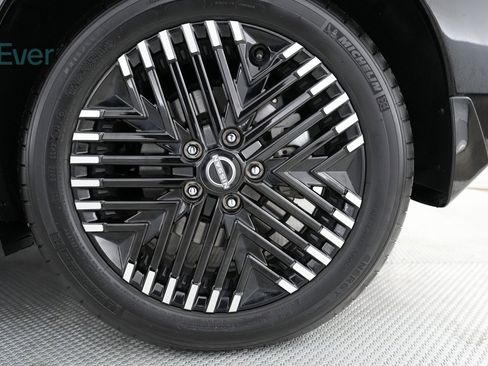 Used 2024 Nissan Leaf SV Plus image 18