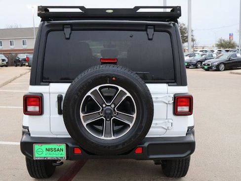 Used 2023 Jeep Wrangler Unlimited Sahara AWD/4WD image 9