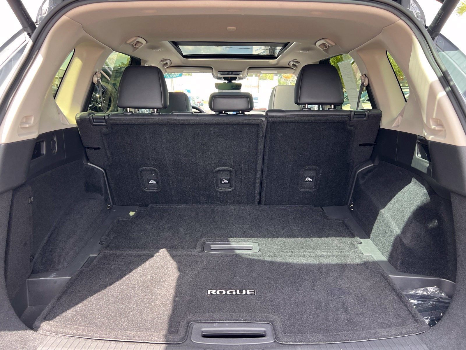 Used 2023 Nissan Rogue Platinum w/ Platinum Premium Package FWD image 19