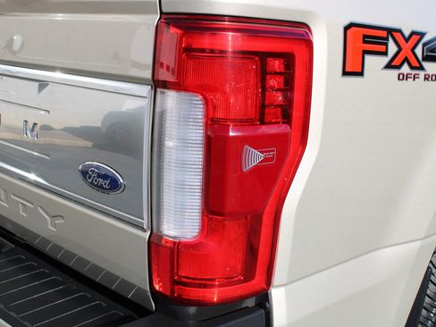 Used 2017 Ford F250 Platinum w/ Platinum Ultimate Package image 26