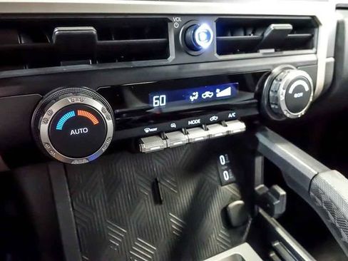 Used 2025 Toyota Tacoma TRD Off-Road AWD/4WD image 23
