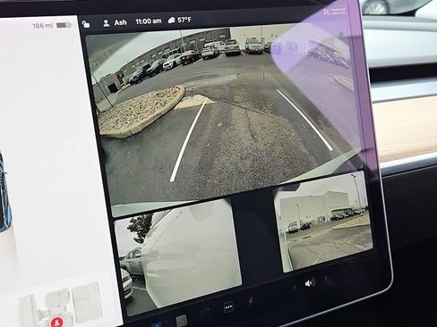 Used 2021 Tesla Model Y Long Range image 18