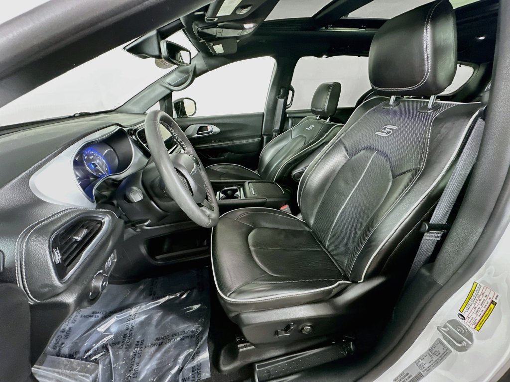 Certified 2025 Chrysler Pacifica Limited FWD image 31