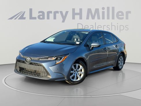 Used 2022 Toyota Corolla LE FWD image 1