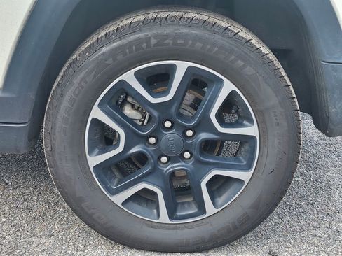 Used 2019 Jeep Compass Trailhawk AWD/4WD image 14