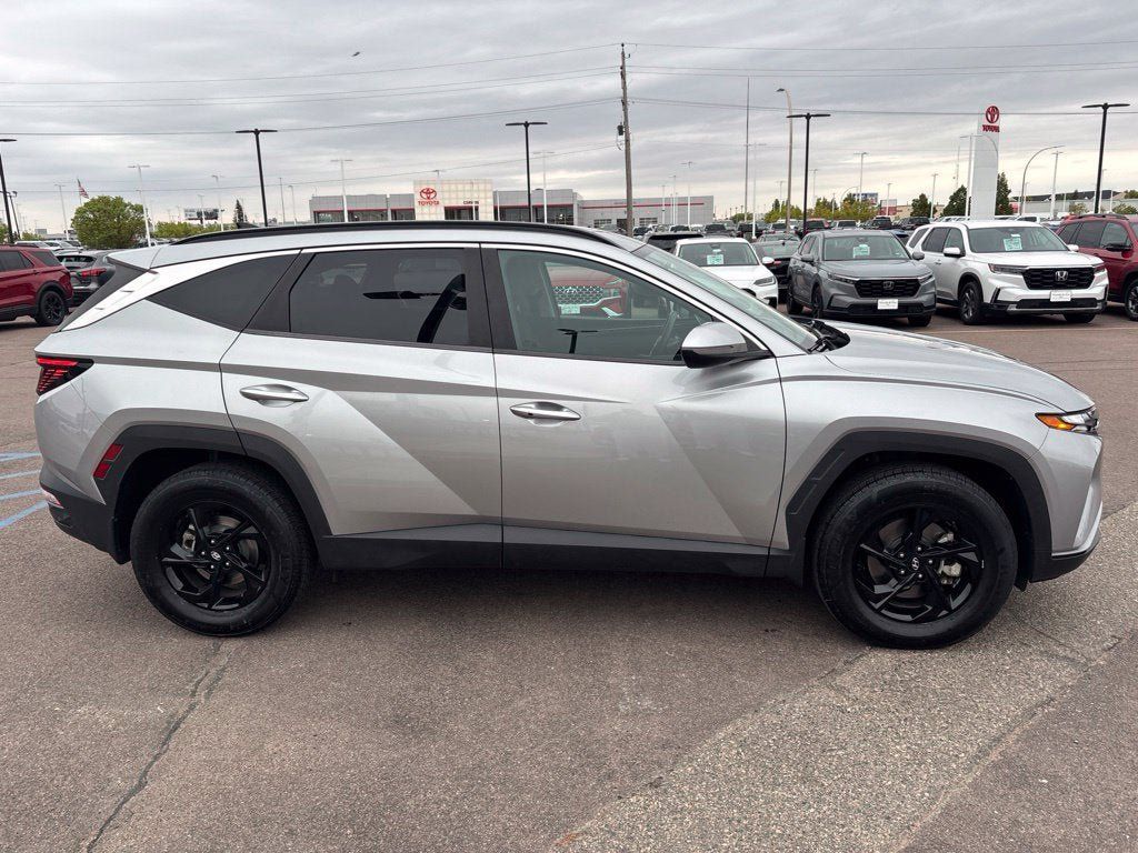 Used 2022 Hyundai Tucson SEL w/ Cargo Package AWD/4WD image 4
