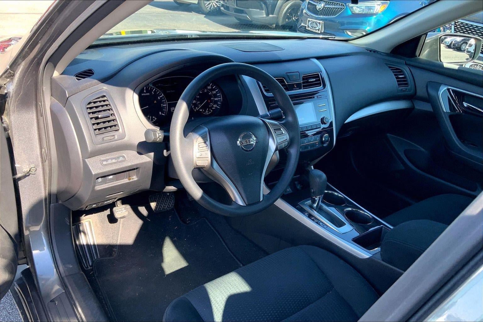 Used 2014 Nissan Altima 2.5 S w/ Display Audio Package FWD image 12