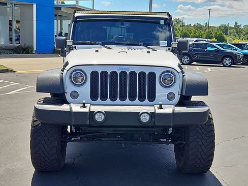 Used 2018 Jeep Wrangler Unlimited Rubicon w/ Dual Top Group AWD/4WD image 9