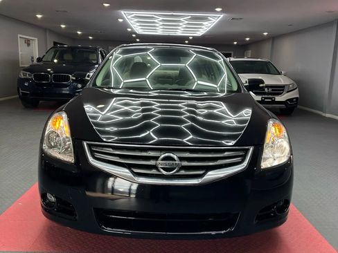 Used 2011 Nissan Altima 3.5 SR w/ 3.5SR Premium Pkg image 3