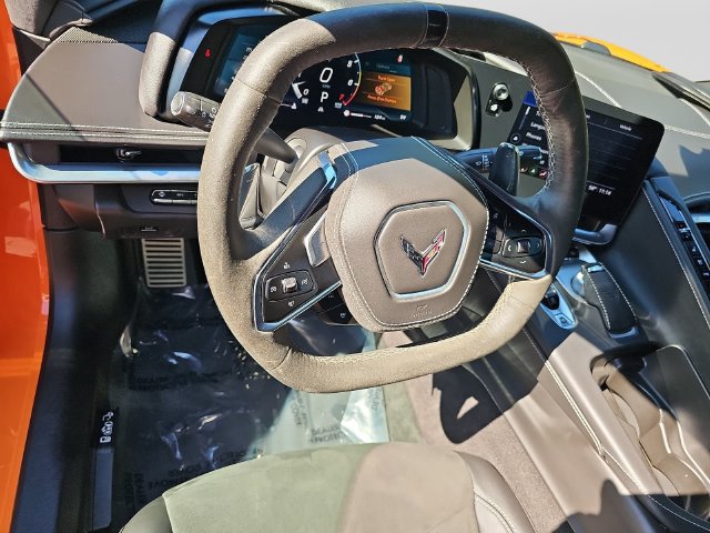 Used 2023 Chevrolet Corvette Stingray Premium Conv w/ Z51 Performance Package RWD image 17