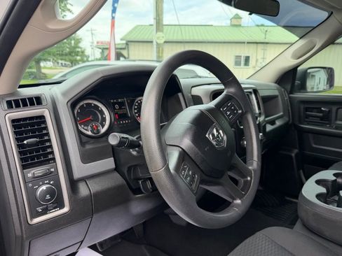 Used 2019 RAM 1500 Express w/ Express Value Package AWD/4WD image 12