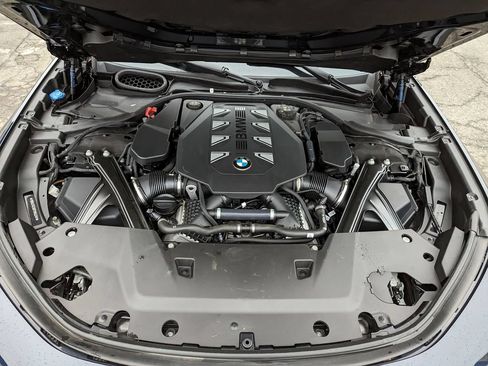 Used 2023 BMW 760i xDrive AWD/4WD image 49