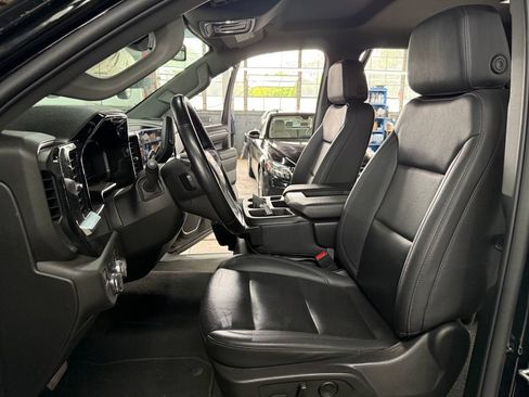 Used 2025 GMC Sierra 1500 SLT AWD/4WD image 9