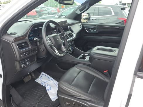 Used 2023 Chevrolet Tahoe Z71 w/ Luxury Package AWD/4WD image 22
